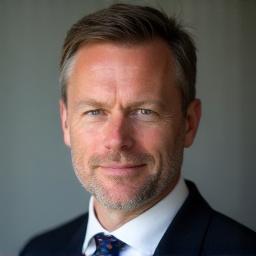 Porträttbild på Erik Johansson, Senior HR-strateg & Partner